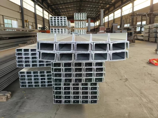 สแตนเลสทรง C แบบ Q235B แบบกระปุกร้อนที่มีความทนทานต่อการกัดกร่อนสูง เหมาะสําหรับโครงสร้างกรอบอุตสาหกรรมเบา