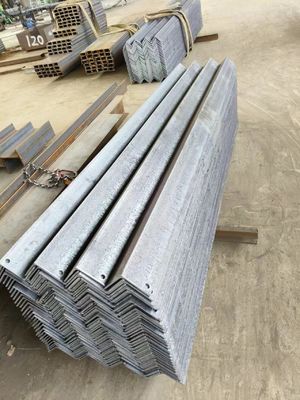 Gal Steel Angle Brick Lintel Grade L shaped Hot Rolled สําหรับโครงสร้างตึก