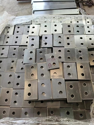 สามารถปรับแต่ง CNC Steel Slotted Flat Bar สําหรับโลหะ Stamping ตัดและโกง