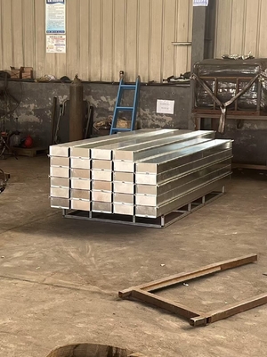 ผิวเรียบ ปลาย Precast เบอร์คอนกรีต รถไฟฟ้า Sleeper โมลด์ที่มีความยาวต่าง ๆ